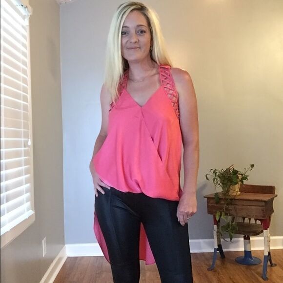 Surplice high low top   - Picture 2 of 7